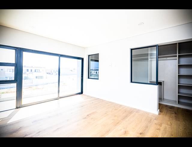 4 BEDROOM FREEHOLD FOR SALE IN SANDOWN